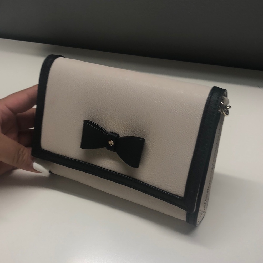 KATE SPADE CROSS BODY PURSE